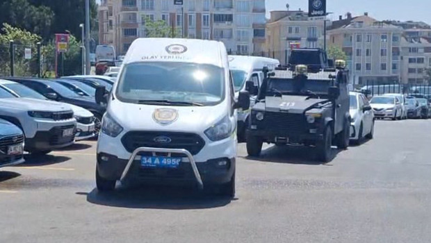 Maltepe'de Otokoç binasına silahla ateş açıldı