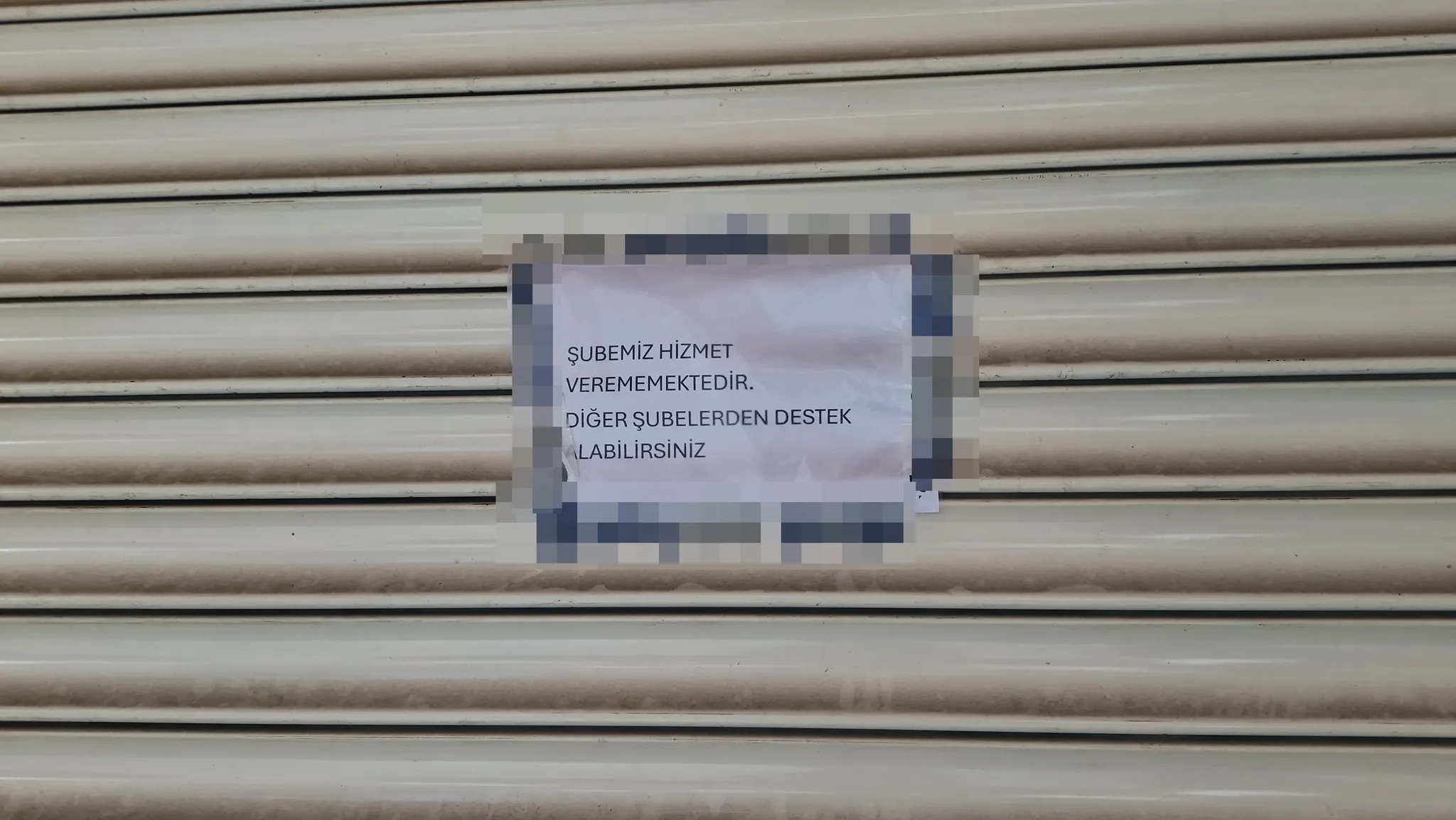 Diyarbakır'da banka şubesine silahlı saldırı! Gece yarısı ateş açıldı, polis ekipleri saldırganı arıyor