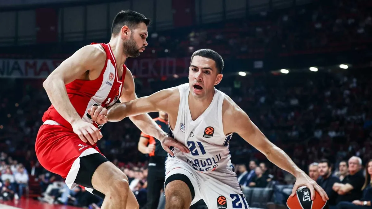 Anadolu Efes, ABD'li uzun forvet Cole Swider ile yollarını ayırdı