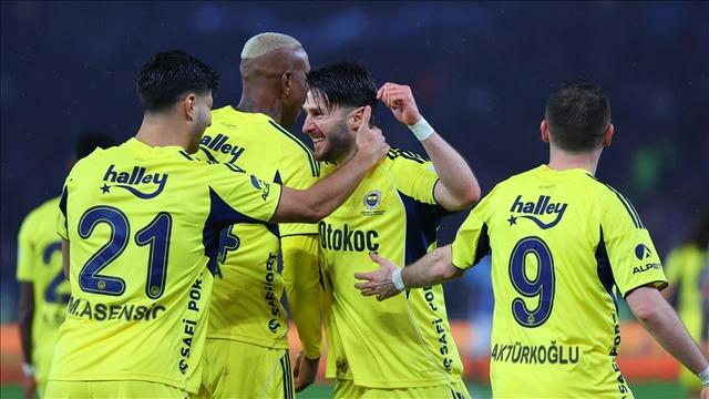 Fenerbahçe'nin yeni sezon hazırlık kampı ve maç programı belli oldu