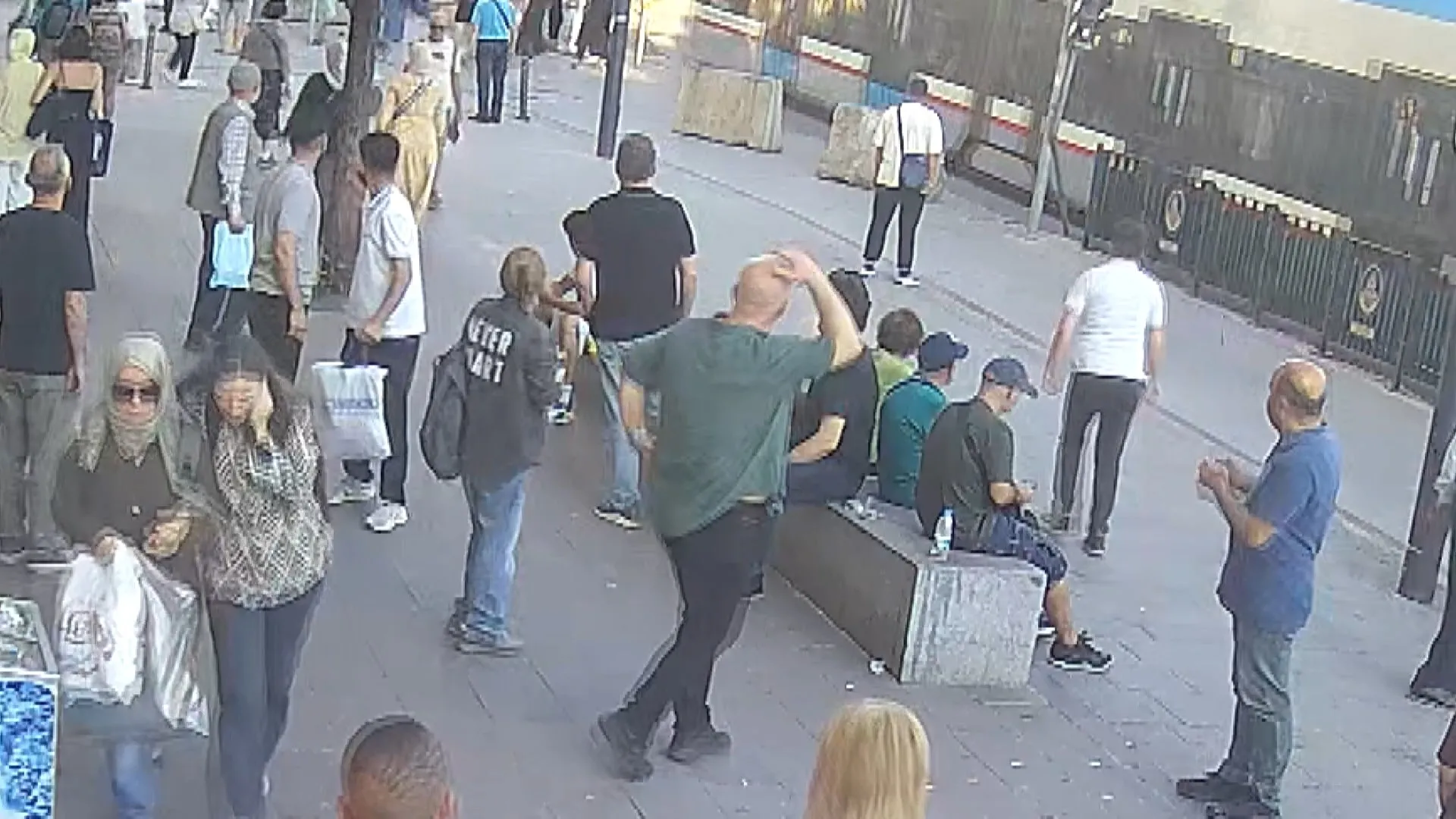 İstanbul'da feci olay! 6 yaşındaki çocuk tramvay kazasında hayatını kaybetti