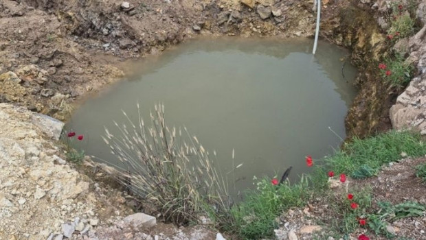 Serinlemek için inşaat çukurunda biriken suya giren iki kardeş boğuldu